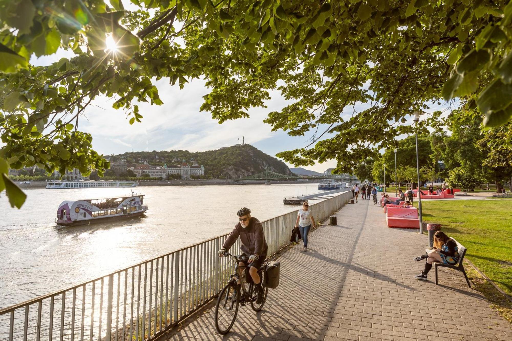 Verno House Budapest, Vignette Collection By Ihg Екстериор снимка The Rhine promenade