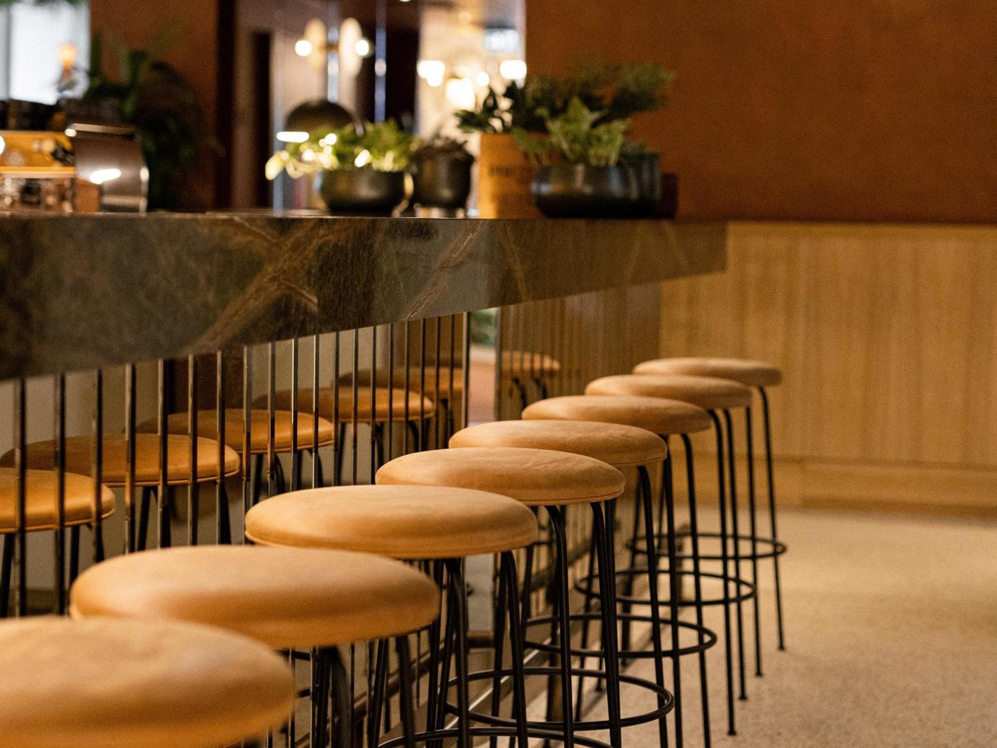 Verno House Budapest, Vignette Collection By Ihg Екстериор снимка Bar stools